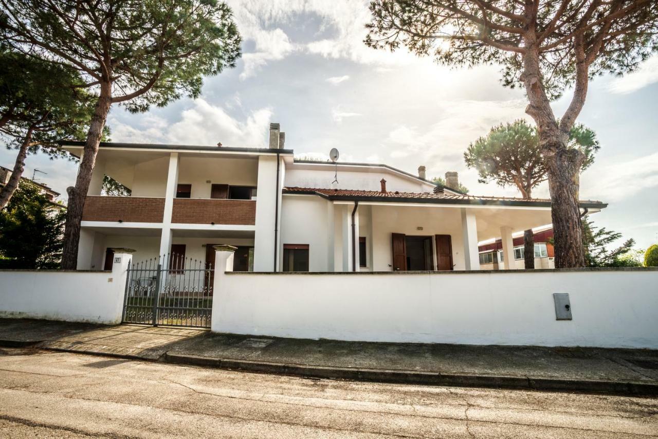Agenzia Vear - Lido Di Volano Exterior photo