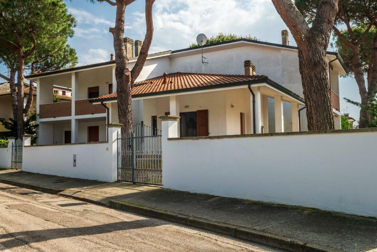 Agenzia Vear - Lido Di Volano Exterior photo