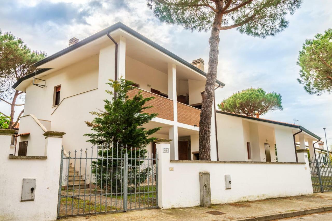 Agenzia Vear - Lido Di Volano Exterior photo